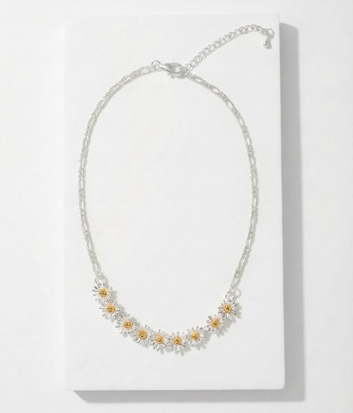 The Daisy Chain Necklace