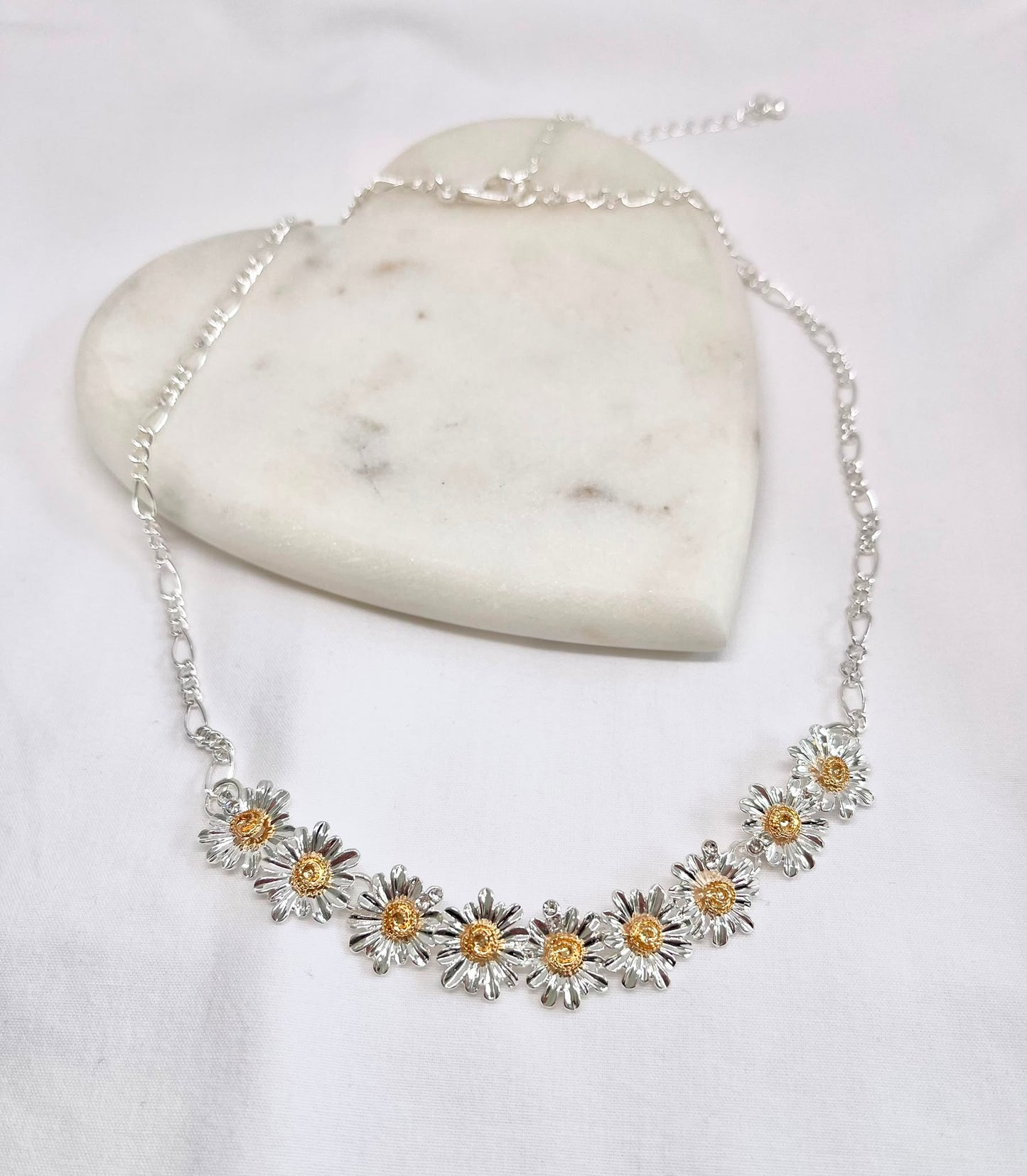 The Daisy Chain Necklace